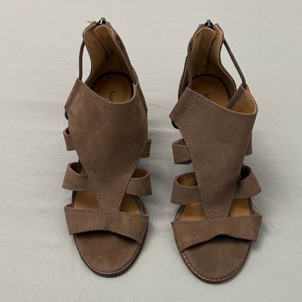 Lucky Brand Tan Strappy Sandals